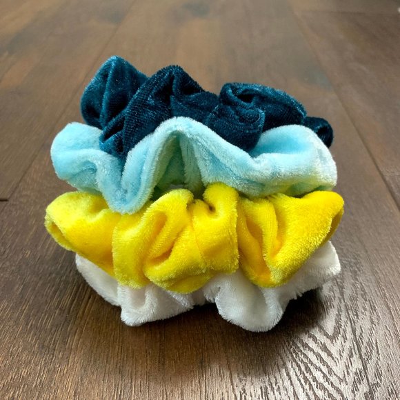 Accessories - 3/$25 Homemade Velvet Scrunchie Palette